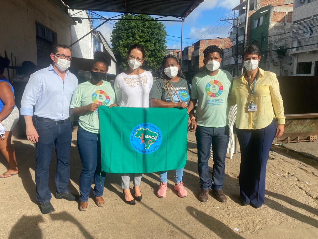 Fundação José Silveira e Ministério Público do Estado da Bahia realizam ação de saúde em prol dos catadores de materiais recicláveis