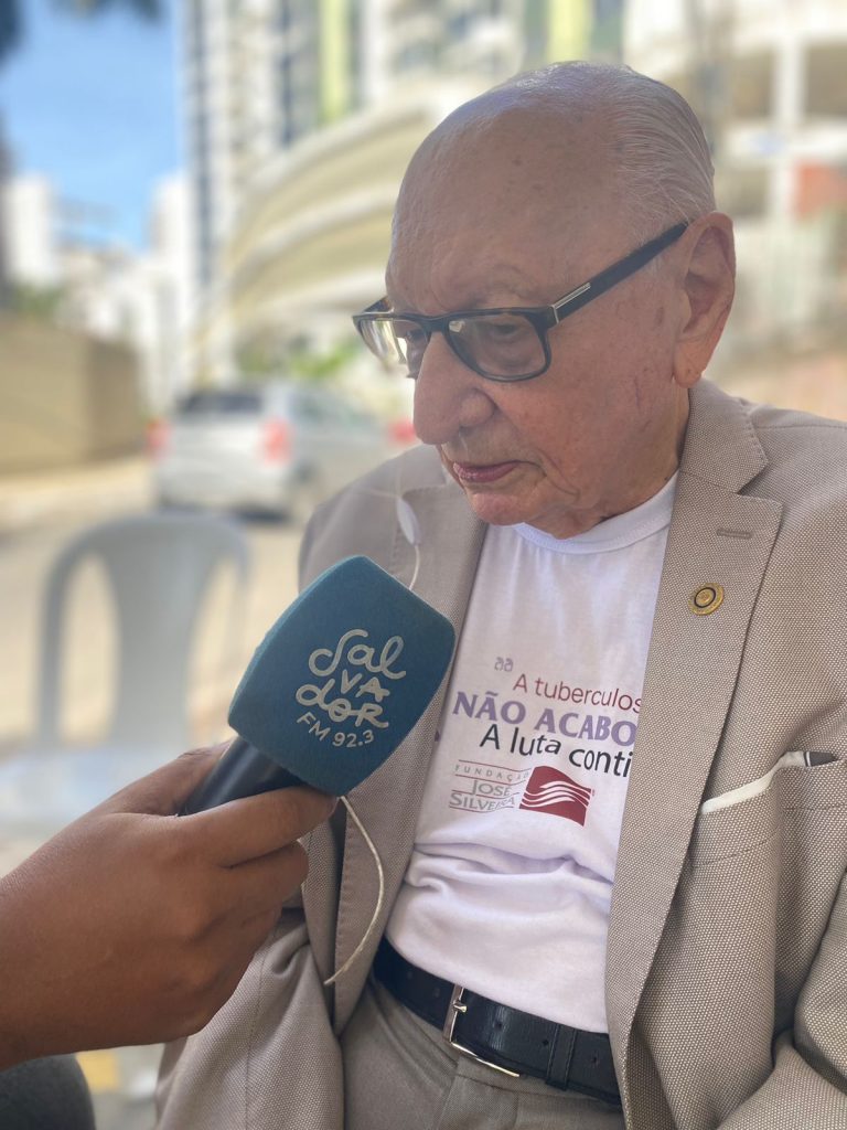 Dr. Geraldo Leite fala sobre expressiva atuação do IBIT no combate à tuberculose, em entrevista para a Rádio Salvador FM